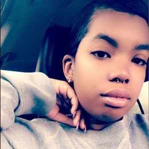 Meet your Posher, Nakia